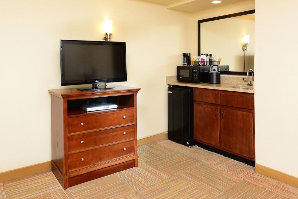 Hampton Inn Raleigh Capital Blvd North Buitenkant foto