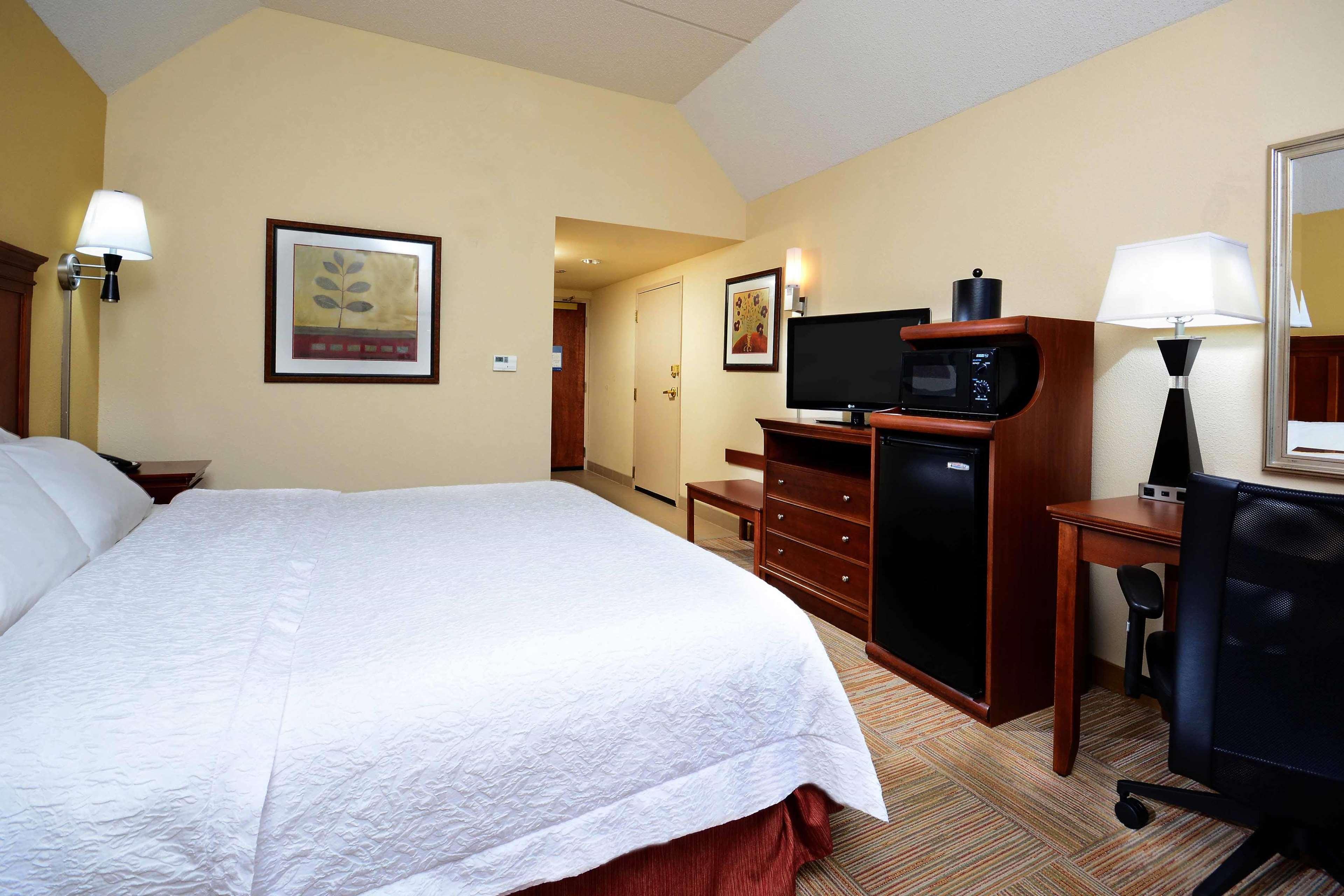 Hampton Inn Raleigh Capital Blvd North Buitenkant foto
