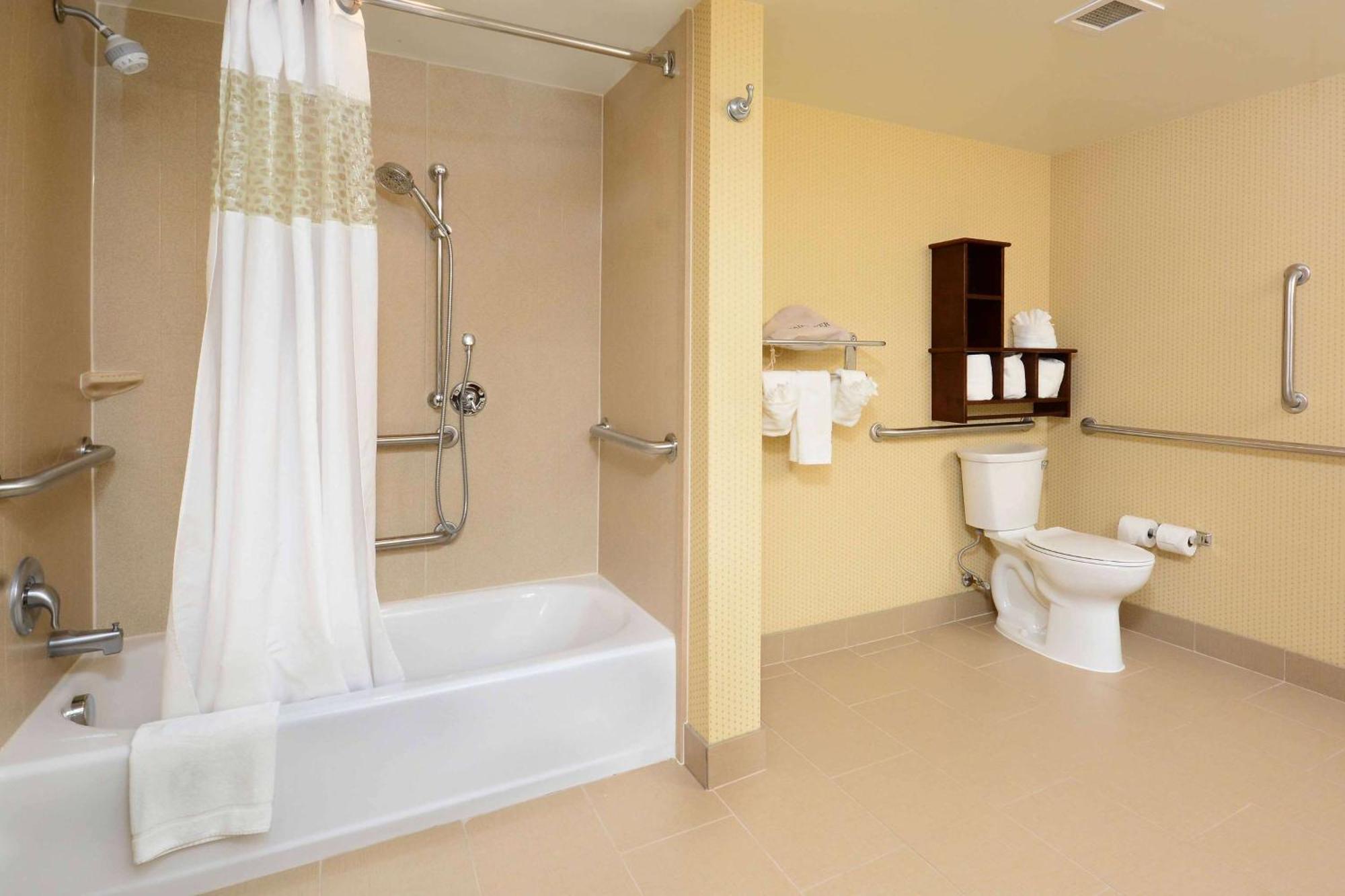 Hampton Inn Raleigh Capital Blvd North Buitenkant foto