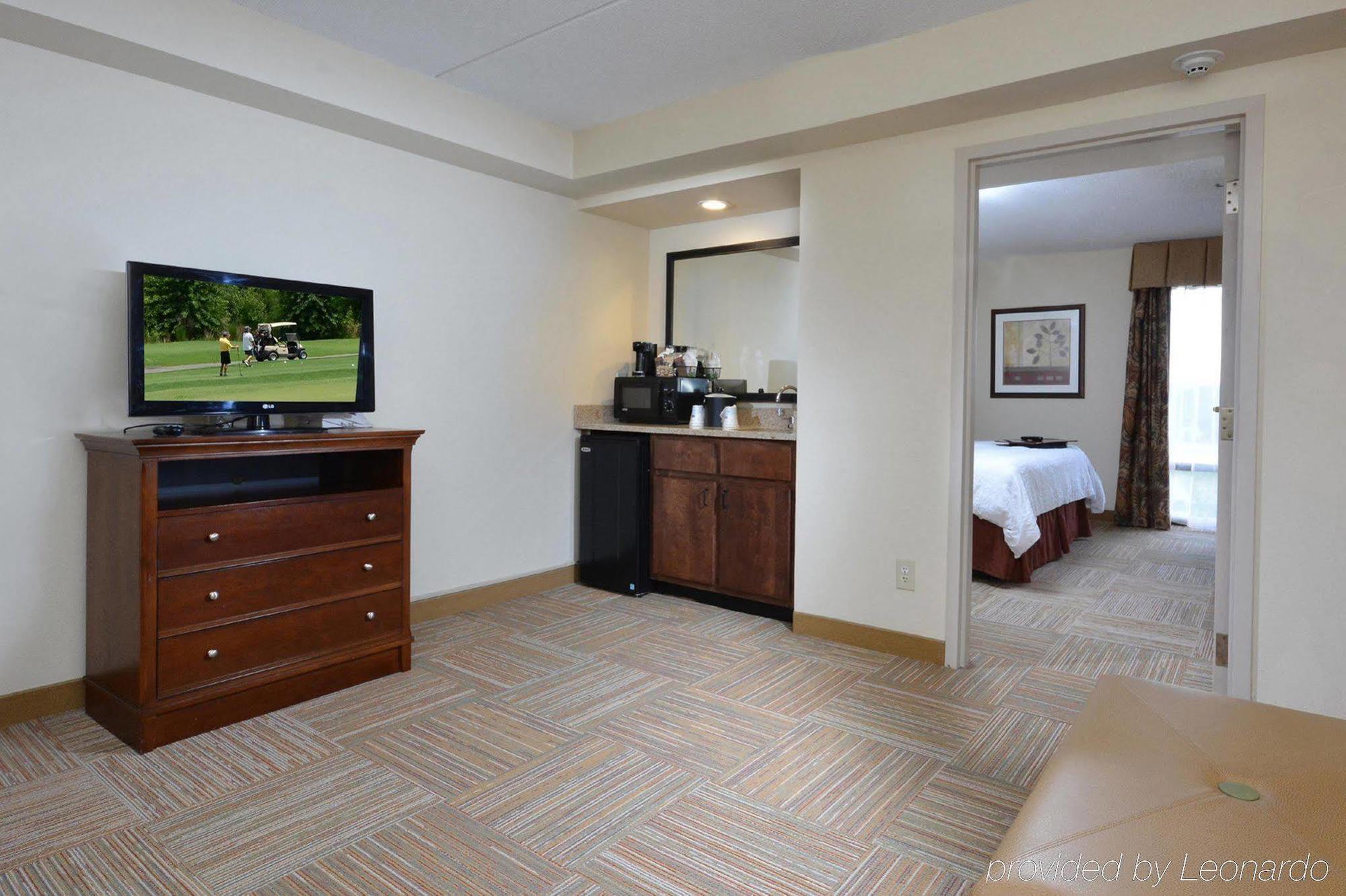 Hampton Inn Raleigh Capital Blvd North Buitenkant foto