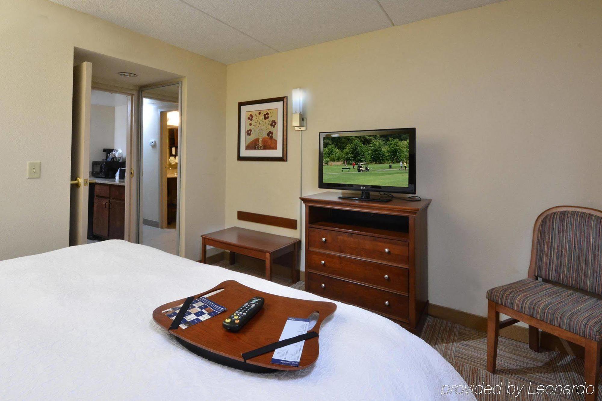 Hampton Inn Raleigh Capital Blvd North Buitenkant foto