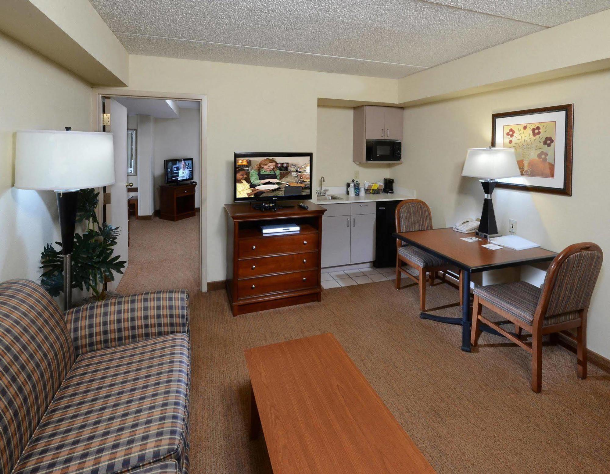 Hampton Inn Raleigh Capital Blvd North Buitenkant foto